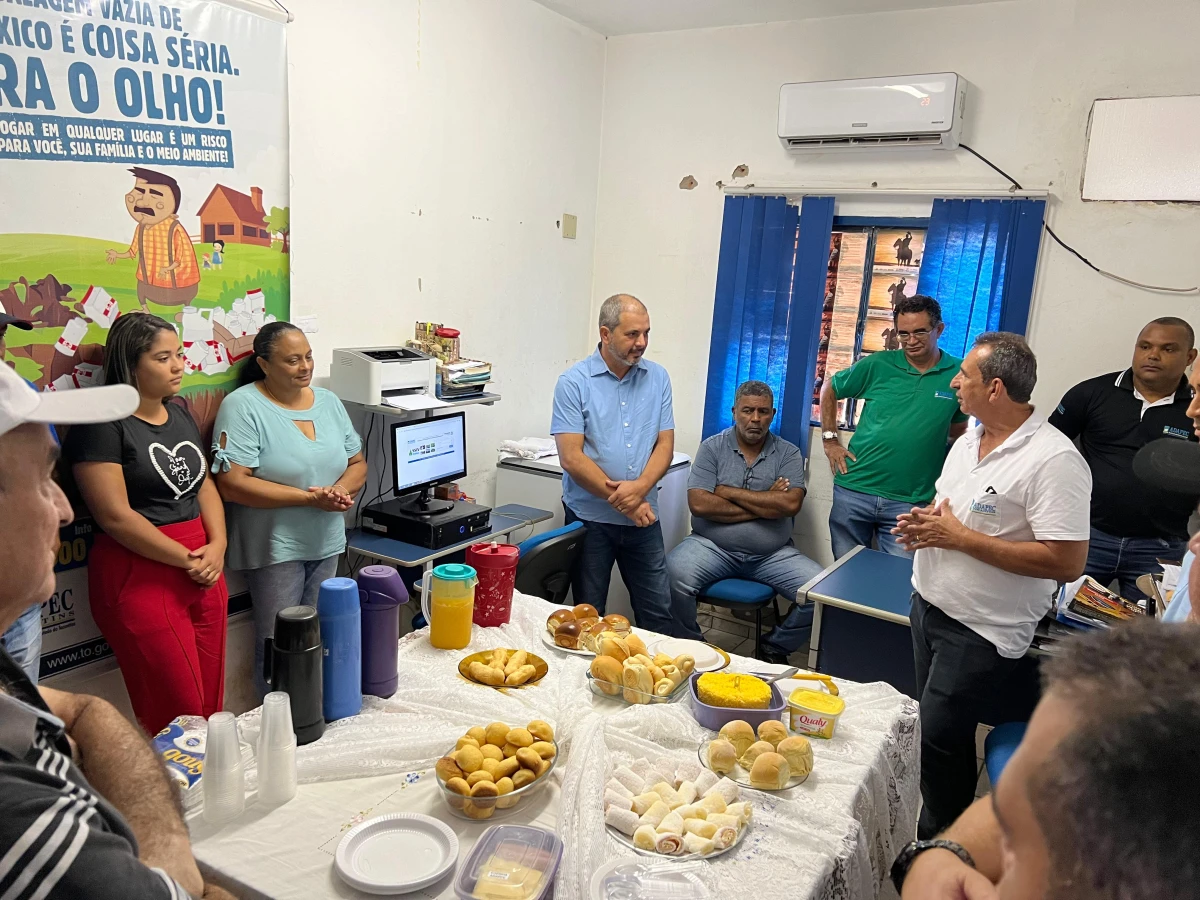 Wiston Gomes visita bases da região central do Estado